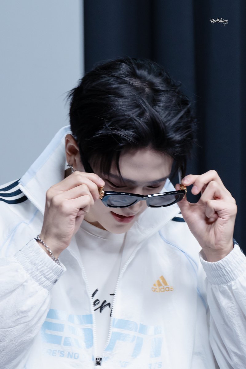 JMenrouge1231's tweet photo. 260905

#김준민 #KIMJUNMIN #휘브 #WHIB https://t.co/LSIhflnkaT