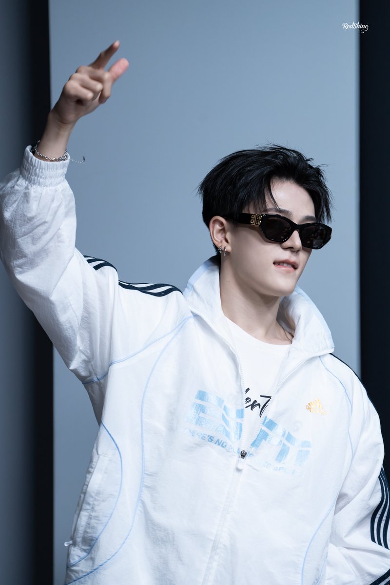 JMenrouge1231's tweet photo. 260905

#김준민 #KIMJUNMIN #휘브 #WHIB https://t.co/LSIhflnkaT