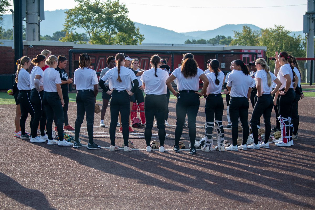 JaxStateSB's tweet photo. We're so back🥎❤️

#StayCocky🐔| #FearTheBeak👌 https://t.co/1zyKSr9xNu