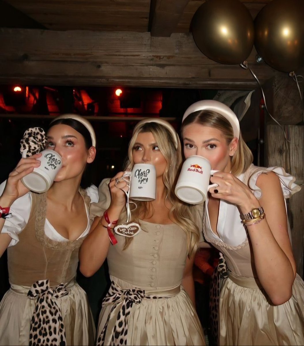 RubnIsRacing's tweet photo. Happy Ocktoberfest
Prost! 🇩🇪 🍻 🇺🇸
#WomanCrushWednesday #WCW #WCWednesday German Girls ♥️ https://t.co/HCjNLNSRHH