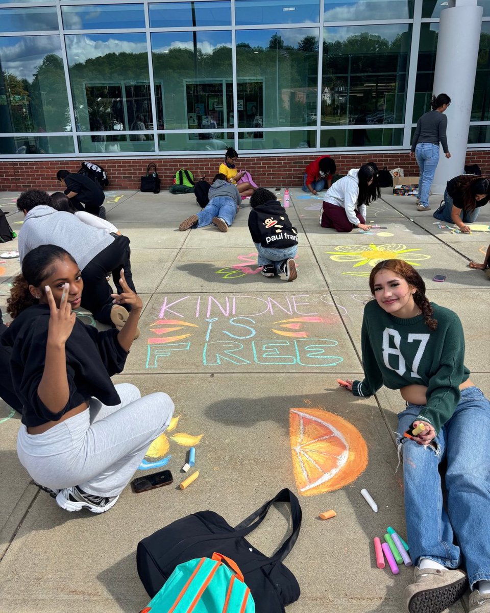 MeridenK12's tweet photo. Spreading kindness, one sidewalk drawing at a time! 🎨✨ During Start With Hello Week at Maloney High School, students "chalked the walk" to promote inclusion, build empathy, and make sure everyone feels welcome! 💚👋

📸 Photo Credit: Paris Godbout

#StartWithHello #SpartanPride https://t.co/snkELApmja