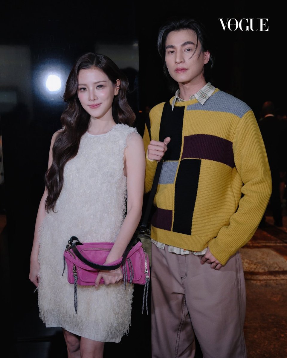 VogueThailand's tweet photo. #VogueFashionWeek รวบภาพเหล่าแขกคนสำคัญ ส่งตรงจากโชว์ Onitsuka Tiger คอลเล็กชั่นฤดูใบไม้ผลิ/ฤดูร้อน 2027 ณ กรุงมิลาน นำโดยแบรนด์แอมบาสเดอร์ ‘กลัฟ-คณาวุฒิ’ , ‘ใบเฟิร์น-พิมพ์ชนก’, ‘MOMO’ , ‘Yang Zi’ ร่วมด้วย ‘Kim Jaewon’ และ ‘Heart Evangelista’ ที่มาร่วมชมโชว์สุดพิเศษในครั้งนี้กันอย่างใกล้ชิด #OnitsukaTiger #OnitsukaTigerSS27

Photo: @ daan_sachdev