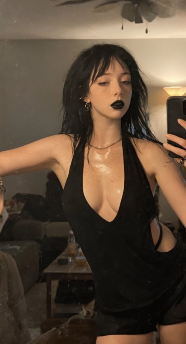 annagoth_11's tweet photo. wanna collab? https://t.co/Hm2EPojqDg