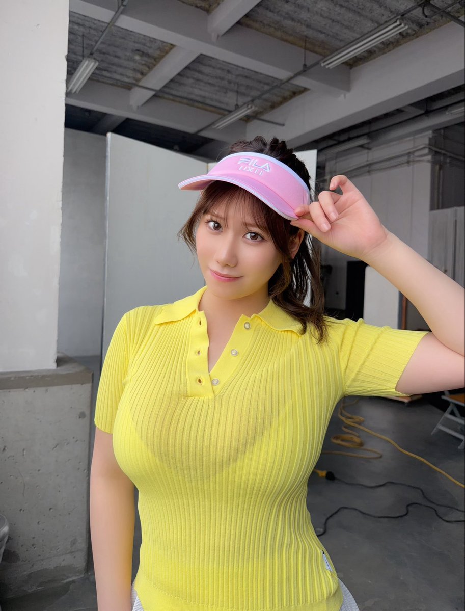 yuumi_1012's tweet photo. おはよう☺︎
ゴルフしに行きたい極めたい
一緒に行ってくれる人〜🙋‍♀️？

ゴルフ姿、映像で見れちゃうよ‼︎
#ヤンマガweb発売中 https://t.co/NaQRg7SLom