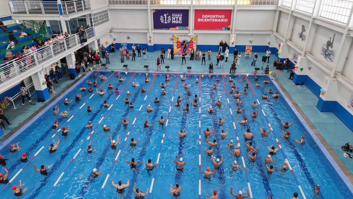 AlessandraRdlv's tweet photo. Renovamos por completo la alberca del Deportivo Bicentenario y hoy la estrenamos con nuestras vecinas y vecinos.

Obras de calidad, bien hechas y pensadas para durar. Porque la gente merece deportivos a la altura de su comunidad.

Cuando se gobierna con resultados, el cambio se nota. Esto es hacer ciudad. Esto es el gobierno del cómo sí. Esto es #RenaceCuauhtémoc