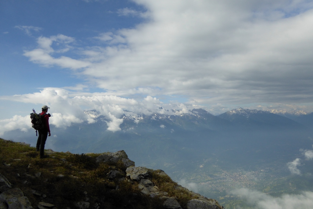 Beppeley's tweet photo. Ogni volta nella vita è come nella natura: parli con la montagna e ti risponde l’abisso.
(Efim Tarlapan) https://t.co/cX32dx4wwS