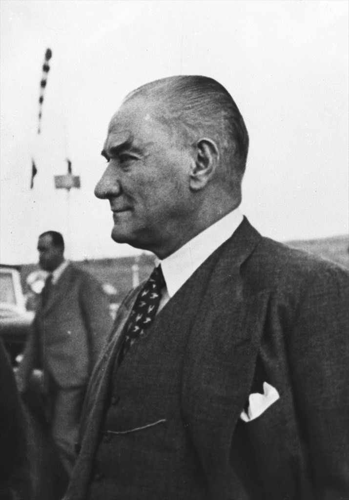 kronikkdokuman's tweet photo. Cumhuriyetimizin Kurucusu Atatürk. (1925-1937) 🇹🇷 https://t.co/bKrrAkd29G