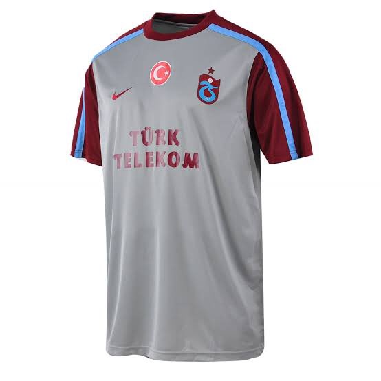 saviolo61's tweet photo. Bu formanın Size anımsattığı İlk Futbolcu? https://t.co/S748m9E0s9