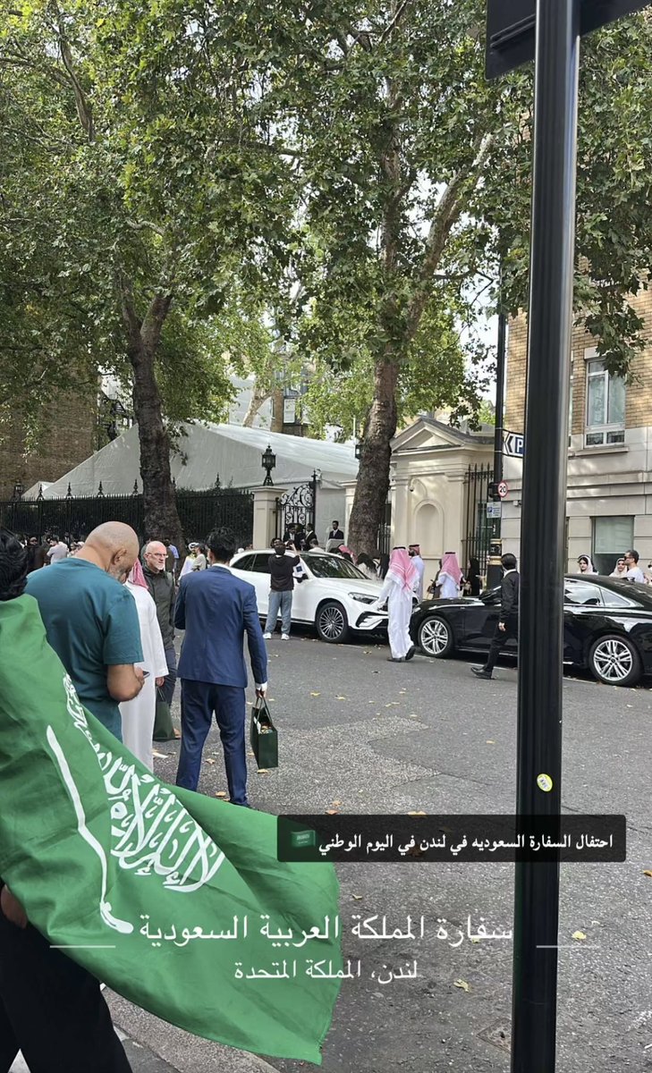 alfarsh1234's tweet photo. جمال لندن بيوم الوطن دمت شامخاً ياوطني في كل زمانٍ ومكان https://t.co/qQQipZ9Qan