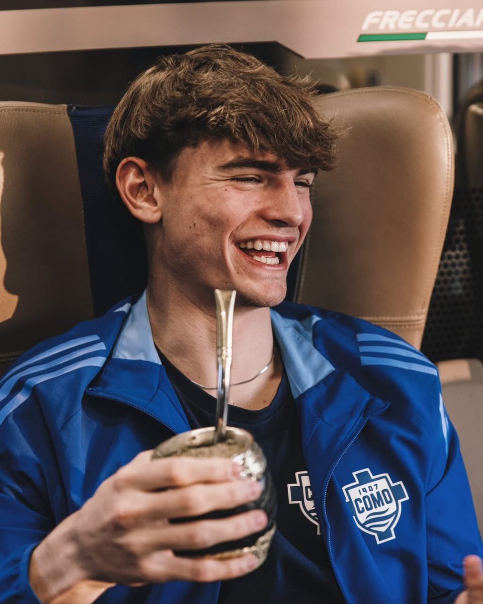nicopazpics's tweet photo. ojalá que pronto salga esta foto de nico con el mate actualizada 🙏🏼 https://t.co/6CQUnH5Bla