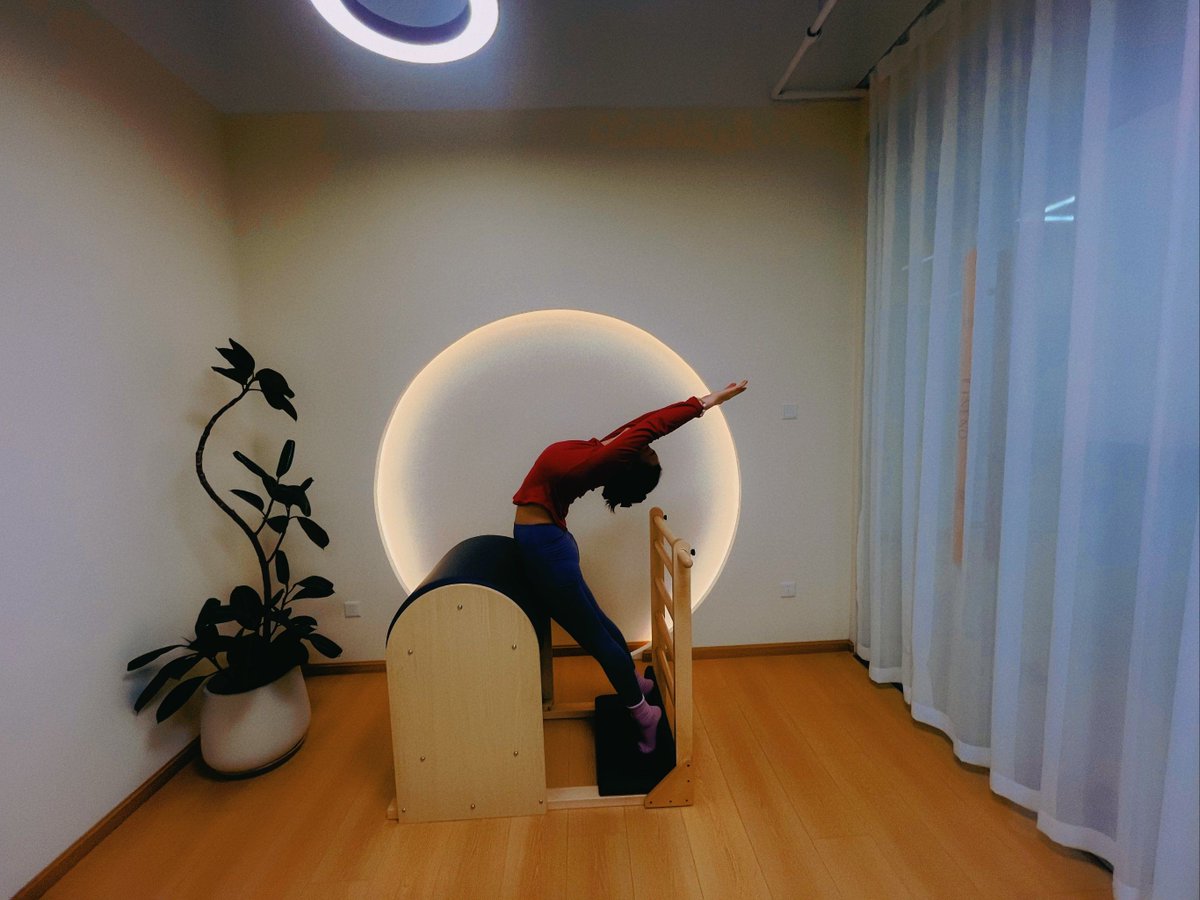 Andika25Deri's tweet photo. Small daily steps like 10 mins of stretching or drinking 2 extra glasses of water boost long-term health more than extreme workouts that are hard to stick to. Prioritize consistency, not perfection! https://t.co/Boq1nZKm9T