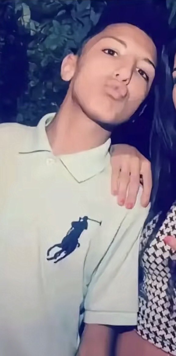 MichouLeVoyou13's tweet photo. Le rappeur espagnol 🇪🇸#Morad aime les garçon 🏳️🌈il aurait eu une relation avec #Rimk pendant le feat #Papel 😂😂😂 https://t.co/hPbeXbgmkc