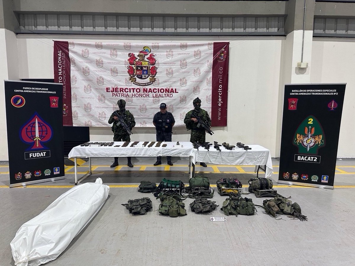 ABDELAESPRIELLA's tweet photo. En la vereda Itilla, municipio de Calamar, Guaviare, el Ejército Nacional, con inteligencia de la Armada y del propio Ejército, golpeó a la estructura narcoterrorista “Jhon Linares”, de la facción de Calarcá.

Un integrante fue dado de baja y se incautaron cinco armas largas, 560 municiones, una granada de fragmentación y otros elementos de guerra.

La ofensiva contra estas estructuras continúa. 

¡Firme por la Patria!

¡Que viva Cristo Rey! 

(A.D.L.E) 🇨🇴 🐅