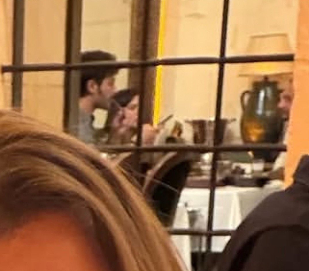 m_mariam9's tweet photo. we are sooo obsessed we can find them  everywhere 😭😭😭🤏🏻
and of course next to each other 😋🦦

I LOVW THIA FANDOMMM YAAAAA https://t.co/dmnqPAGspK