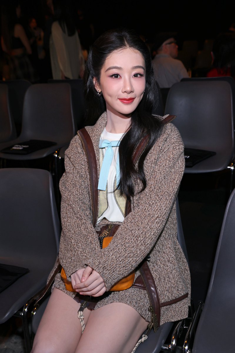 lavoirmagazine's tweet photo. Yang Zi in attendance at the Onitsuka Tiger Spring/Summer 2027 show at Milan Fashion Week. https://t.co/dYt85dWdUx