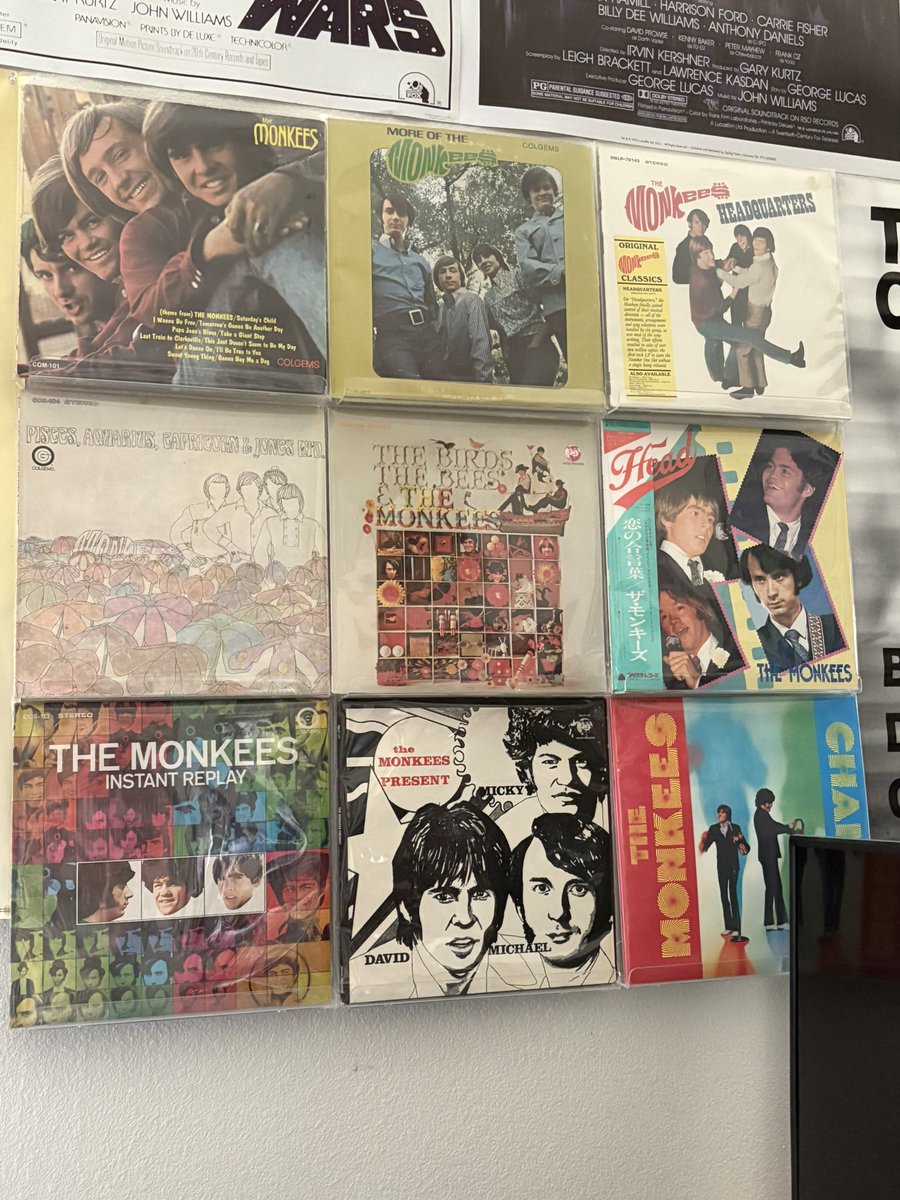 spunjch's tweet photo. taking my monkees record wall down #endofanera 💔 https://t.co/nUnBMEerxM
