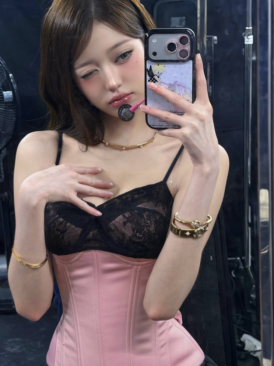 wonyonfg's tweet photo. Quietly enchanting. ☾ https://t.co/iy9jjstTFu