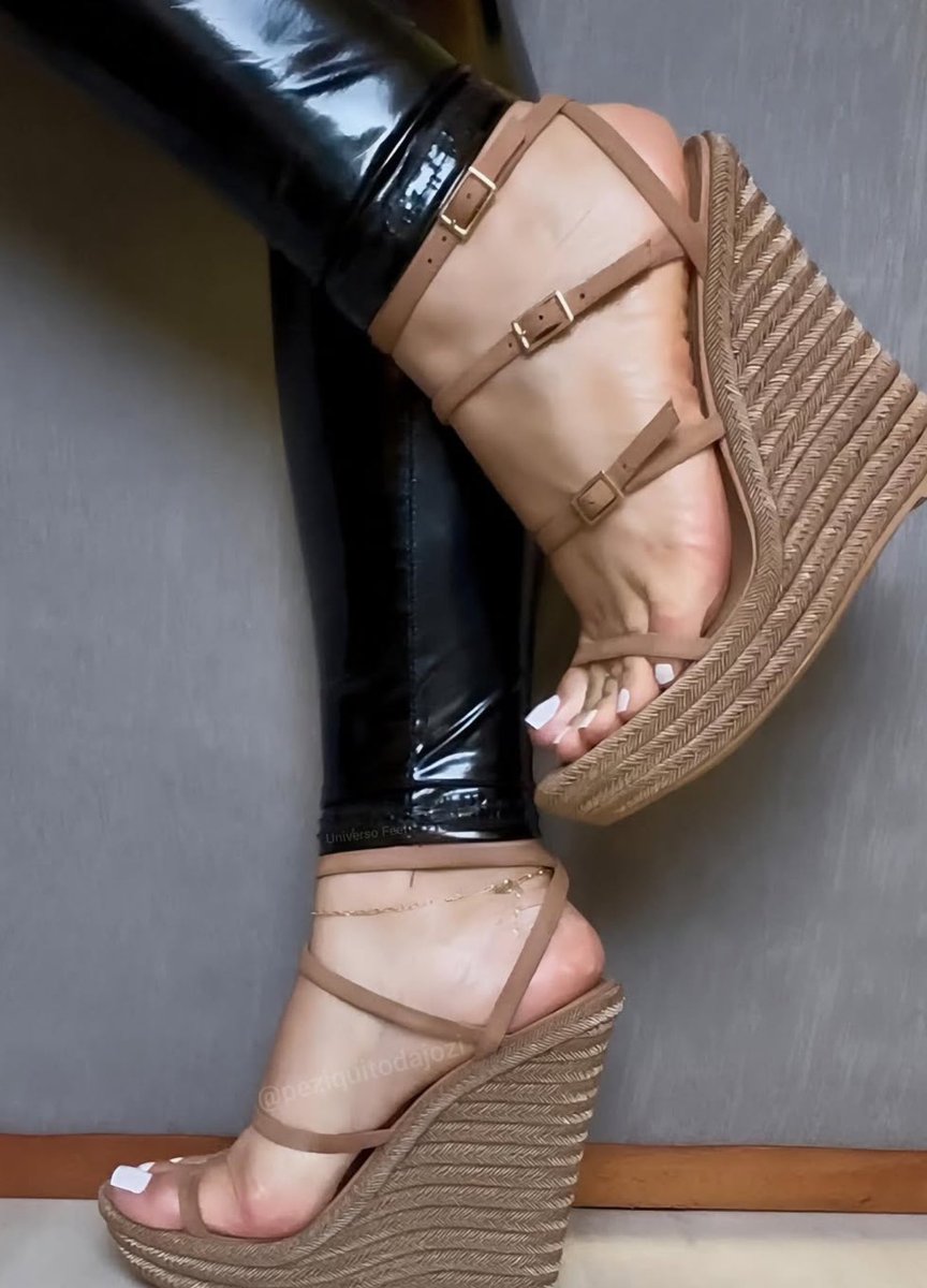 Loveli1Gorgeous's tweet photo. 😍 @labellafeet10 #wedgewednesday ❤️ https://t.co/rA4kHEeuMi