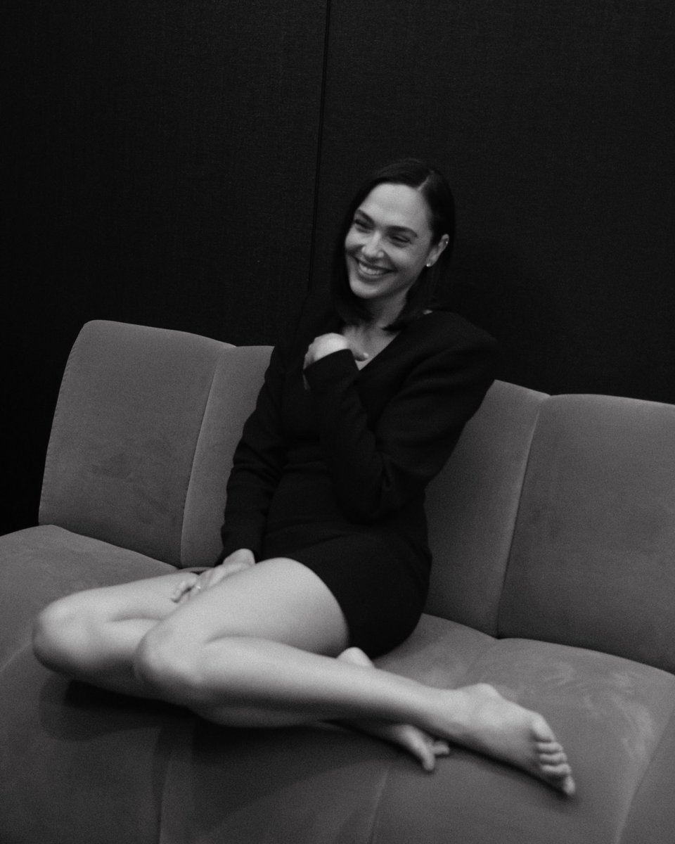 httpsgadot's tweet photo. 🖤 https://t.co/VlC4kq9p9l