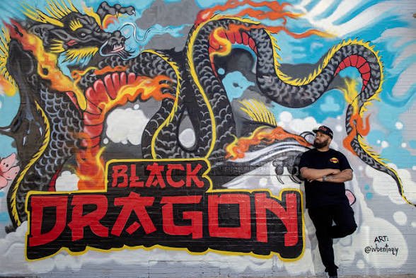 iamMauriceW's tweet photo. I discovered a Black-owned Chinese fusion take out restaurant! 

Black Dragon Takeout

Black Dragon Takeout offers a unique fusion of Black American cuisine presented with the familiar aesthetics of classic Chinese American takeout. 

https://t.co/8xRO6LEFpb https://t.co/LUXLBqdso1