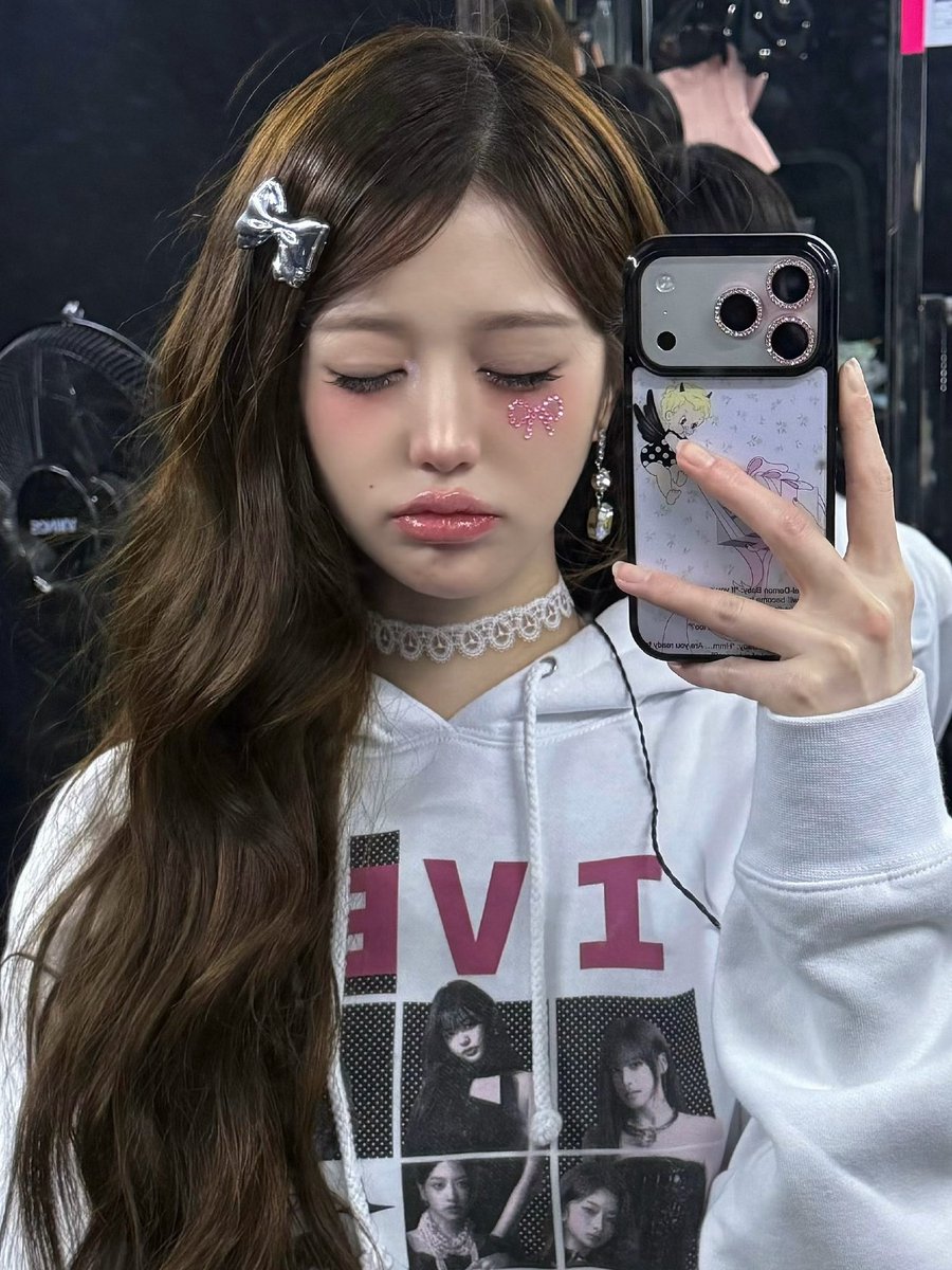 wonyonfg's tweet photo. A delicate dream. ☾ https://t.co/czAgibHpx8