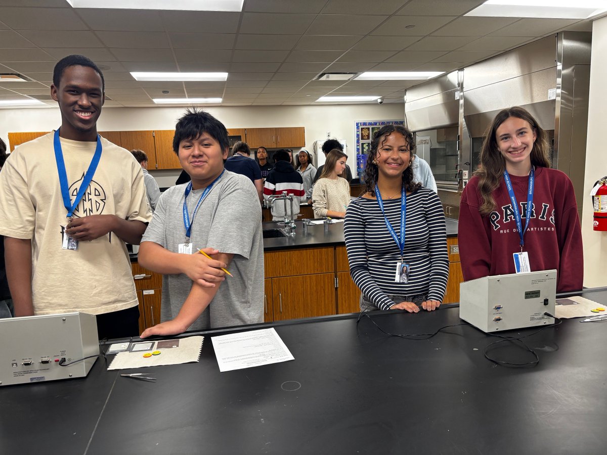 BBurgEdFdn's tweet photo. Brownsburg High School science students are working with research-grade lab equipment, borrowed from Purdue through the Purdue Science Express program presented by @HendricksHealth. BEF is proud to fund it. Real tools, real hands-on learning. #BCSC #PurdueScienceExpress https://t.co/YZIMRePsSS