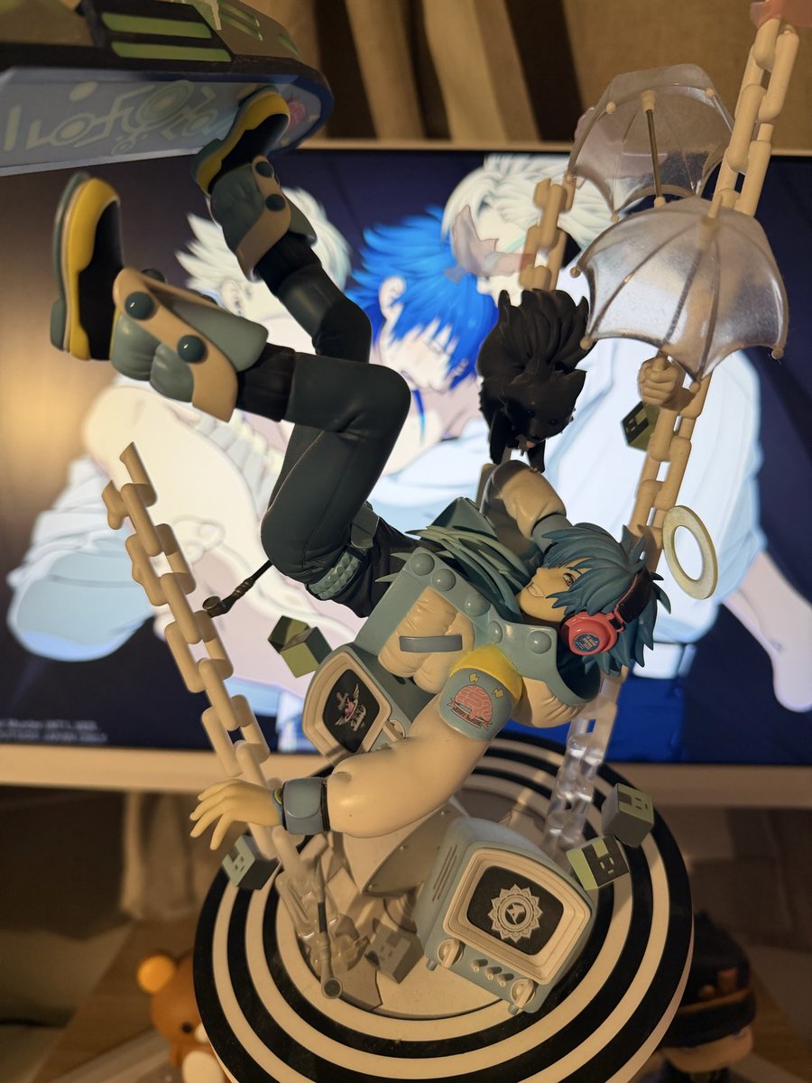 oxycided's tweet photo. Found this awesome figure at the thrift store today!! Can someone let me know if he’s from problematic media??? 😣 /srs https://t.co/DPl3AhIy8p