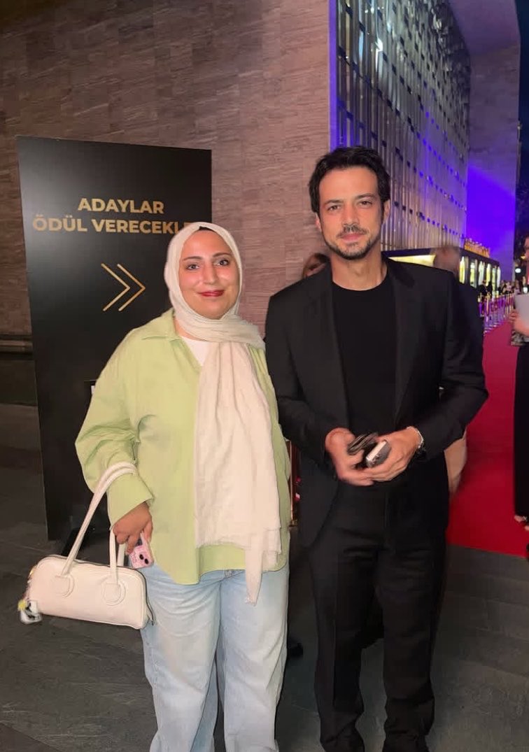 mertyaziiciofc's tweet photo. #MertYazıcıoğlu ve bir seveni ✨ https://t.co/wOLlXpsJOn