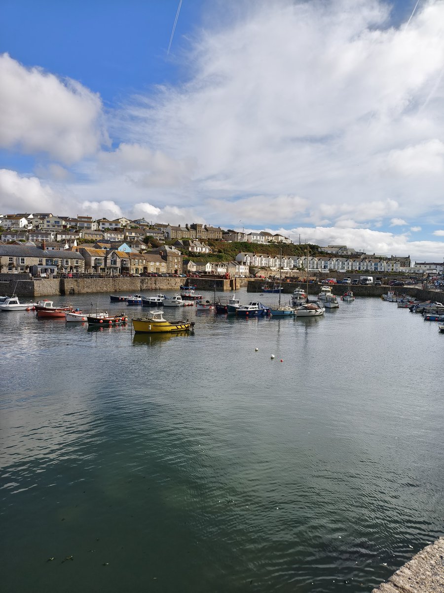 tommo5458's tweet photo. Nice day in Porthleven Cornwall ,perfect weather . https://t.co/HbVf777dvu