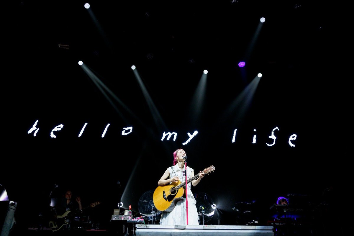LiSA_OLiVE's tweet photo. #LiSA_EUROPEandUKtour 完走しました。
🚚🇮🇹🇩🇪🇫🇷🇬🇧🏁🍓

Hello Milan.Hello Düsseldorf.Hello Paris.Hello London.
HELLO NEW WORLD.

My first EU AND UK tour is done.
Thank you for every one of you who sang with me♡

See you again🫶
Love, LiSA xxx

今日もいい日だっ

📸 @vizkage https://t.co/H4w8xHb6MJ