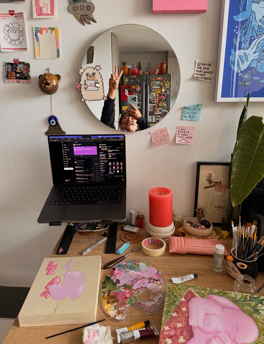 scifu___'s tweet photo. @OneLoveArtDAO Best thing to listen to while painting https://t.co/I5HkvZ36ow