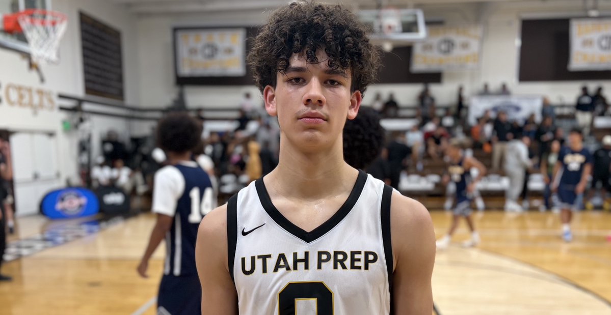 ebosshoops's tweet photo. Opening night at the #HSFallInvite was loaded. 5-stars Yann Kamagate, NaVorro Bowman Jr., Evan Willis and DeMarcus Henry. A quartet of talented juniors for CBC (Sierra Canyon) shined but King Rachal and Jayden Cecil stole the show. (VIP) https://t.co/nEYg8NGIvm https://t.co/maWgpOcRGx