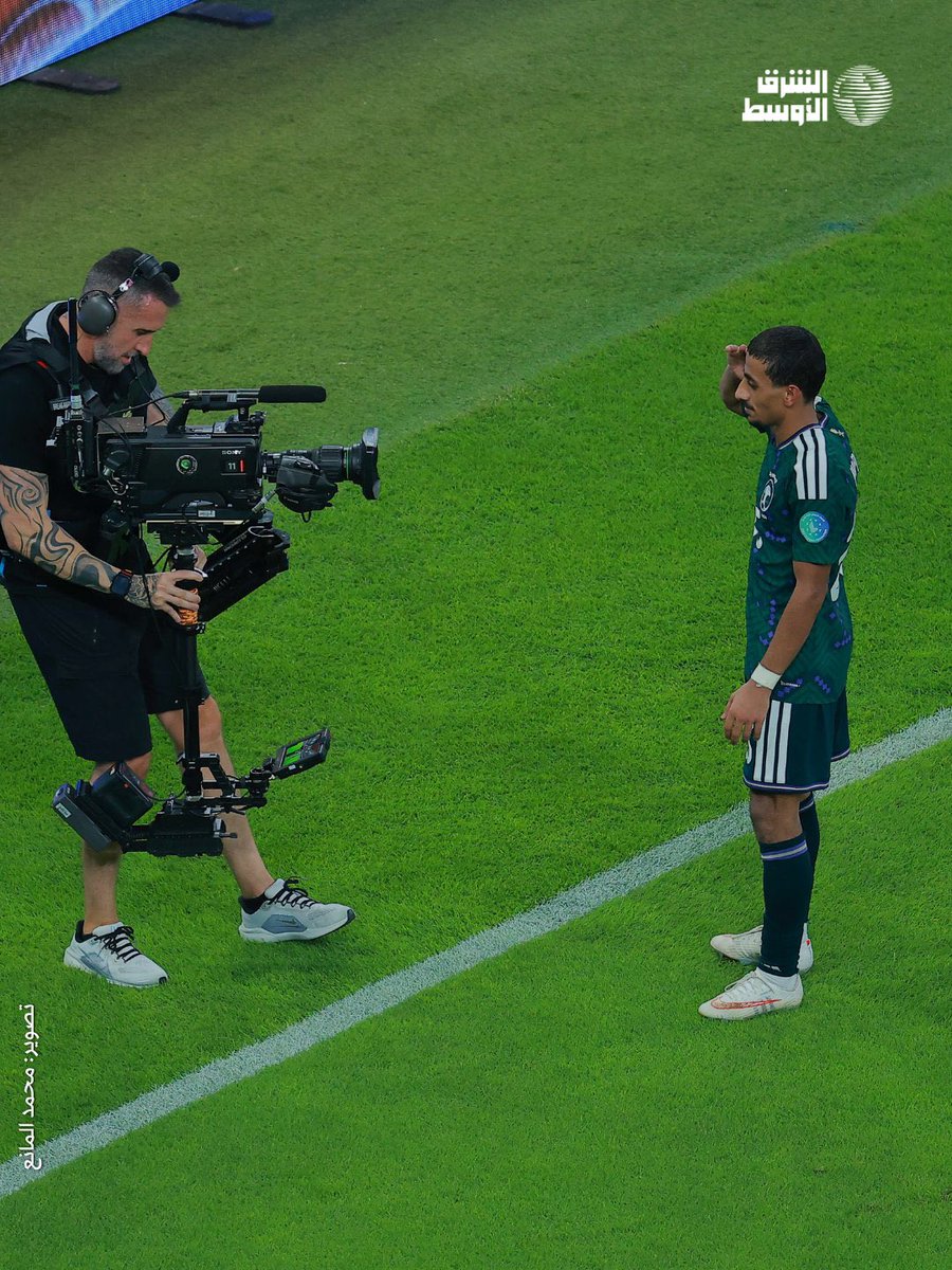 bayn_alshbab's tweet photo. 🚨🚨📸 || تحية 'همام الهمامي' بعد تسجيلة هدف المنتخب الأول 🫡💚🇸🇦

#الشباب https://t.co/7ARgBmUJ1X