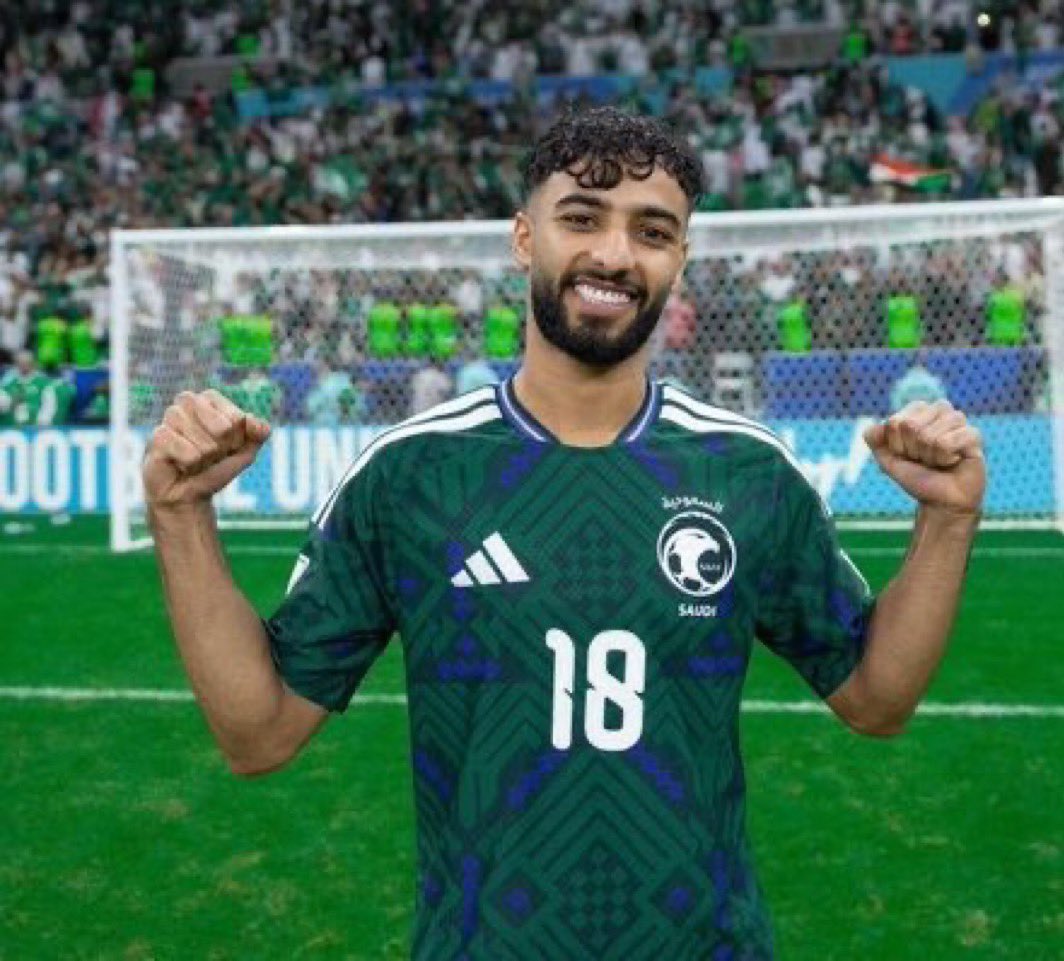 ittina9's tweet photo. عندي قاعدة بالمنتخب تبيها ولا خلها بكيفك 

اي لاعب من الهلال او النصر تأكد انه بيخذلك بالمنتخب و بيقدم اداء اعفن منه مافي و مستحيل يعطيك مثل مستواه مع ناديه 
و العكس تماما مع لاعبين الاتحاد و الاهلي
 تأكد انهم مستحيل يخذلونك و بيقدمون مع المنتخب مستوى خيالي و بيقاتلون بلملعب https://t.co/fE6y3xbgUC