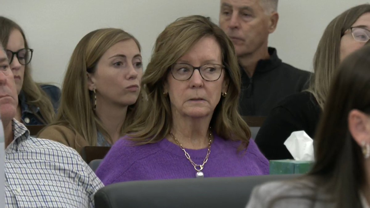 cathyrusson's tweet photo. Caleb Flynn text to mistress: "I hate douche (his name for Ashley). I want to be with my girls, but I don't want to be anywhere near her because: 1. I hate her, and 2. I know it hurts you."   Ashley Flynn's mother side-eyed Flynn https://t.co/tAnCVOLH0G