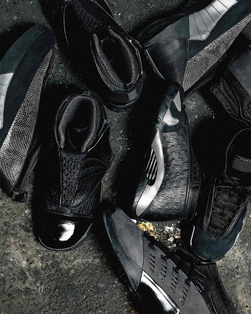 SneakerNews's tweet photo. AIR JORDAN "BLACK PACK" UNVEILED

Ahead of the Holiday '26 release, @jumpman23 reveals all four pairs of the collection with a lookbook.

Get a closer look >> https://t.co/1t8AxA9SiR https://t.co/eMIoY2AYHq