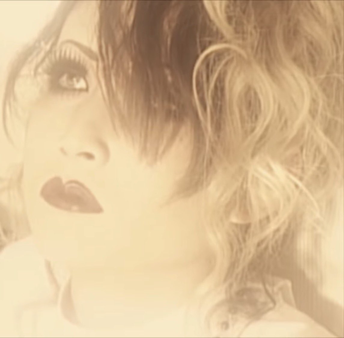shoujok3shigomu's tweet photo. Mana looked fucking gorgeous in that movie damn https://t.co/Nb6sLe0mLf