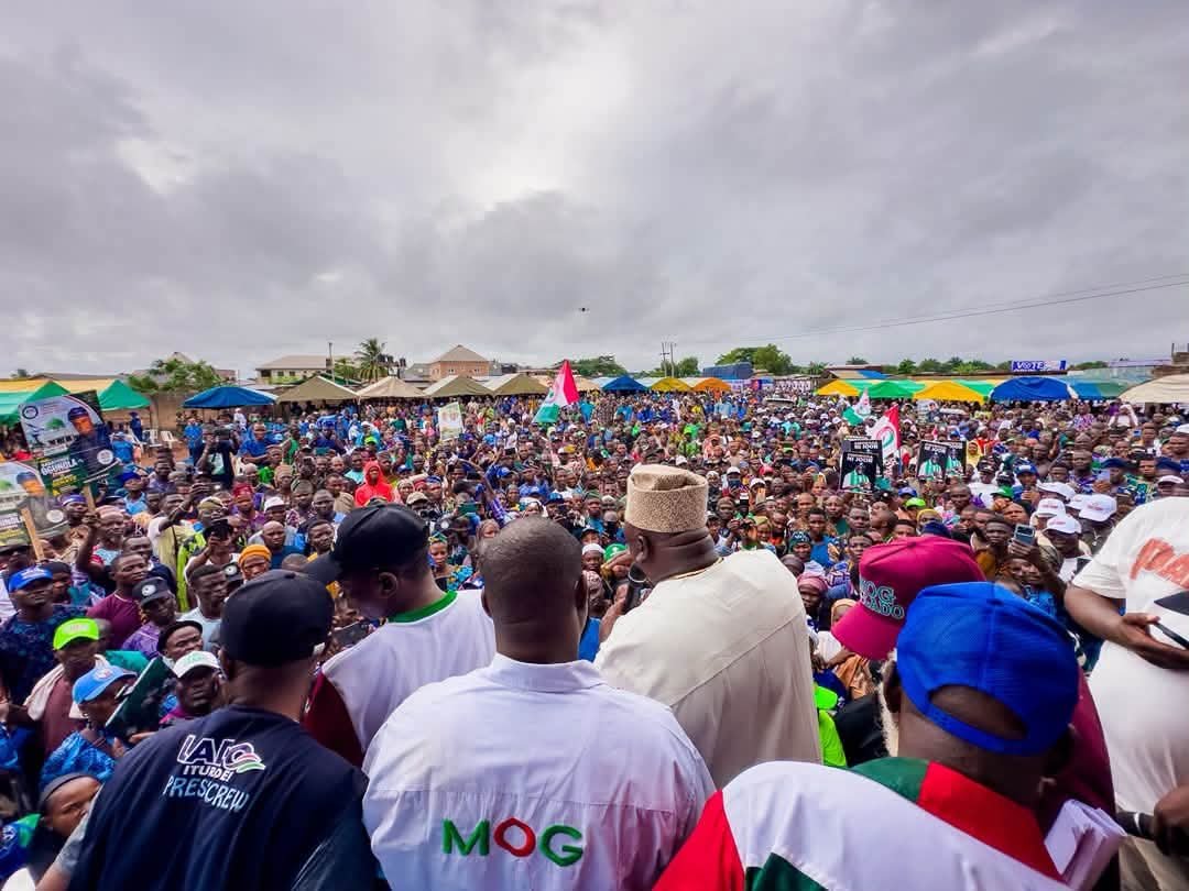 emmaseye1's tweet photo. LADO in idiroko, Ipokia today. What a fantastic turn out. #ITURADE #LADO2027 https://t.co/0aHFkK2ZaU