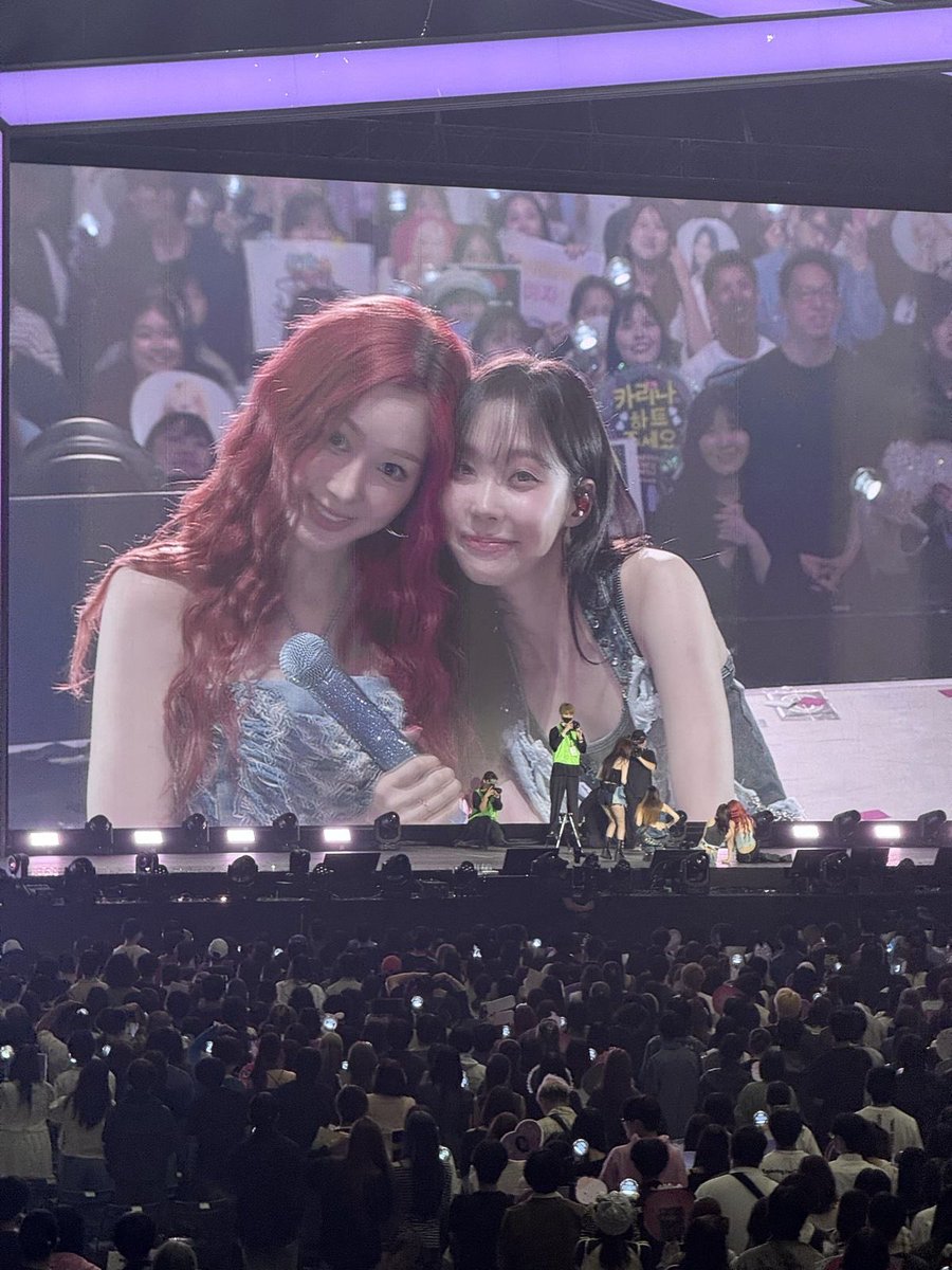 babykmj_'s tweet photo. they’re so precious to me https://t.co/aZ4Pvwfduo