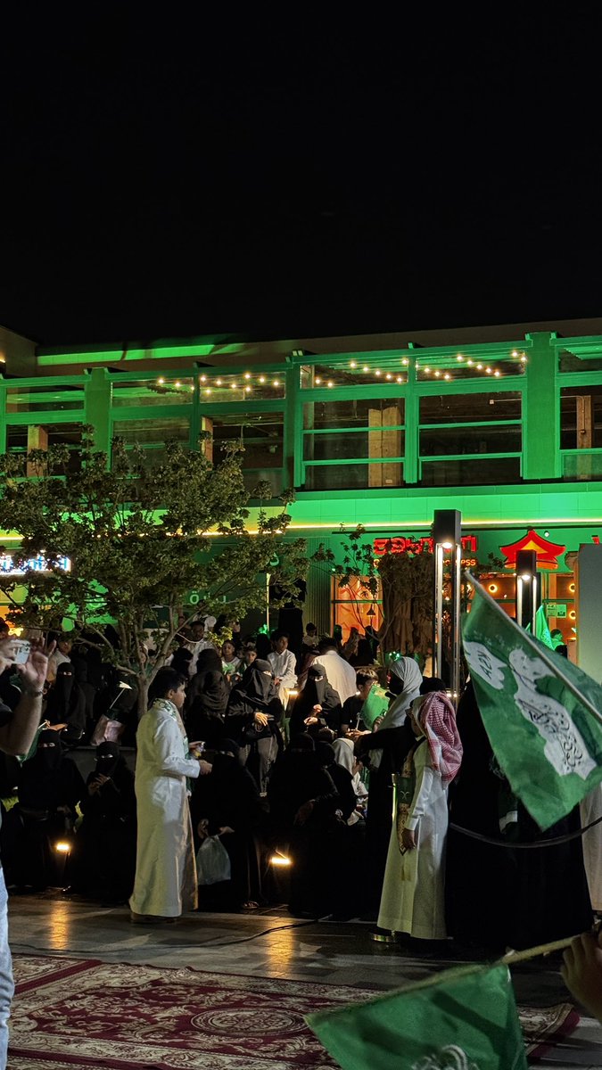 il7_C7's tweet photo. Happy National Day 💚 https://t.co/AAgruqbJBr
