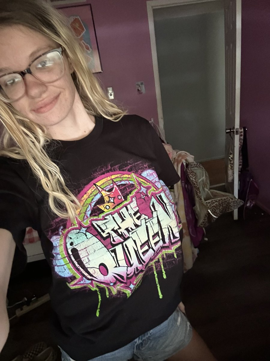 TiffanyElizc8's tweet photo. My new Charlotte Flair Shirt @MsCharlotteWWE I will be wearing on October 5th for Monday Night raw in ST.Louis https://t.co/EC4oss9ujj