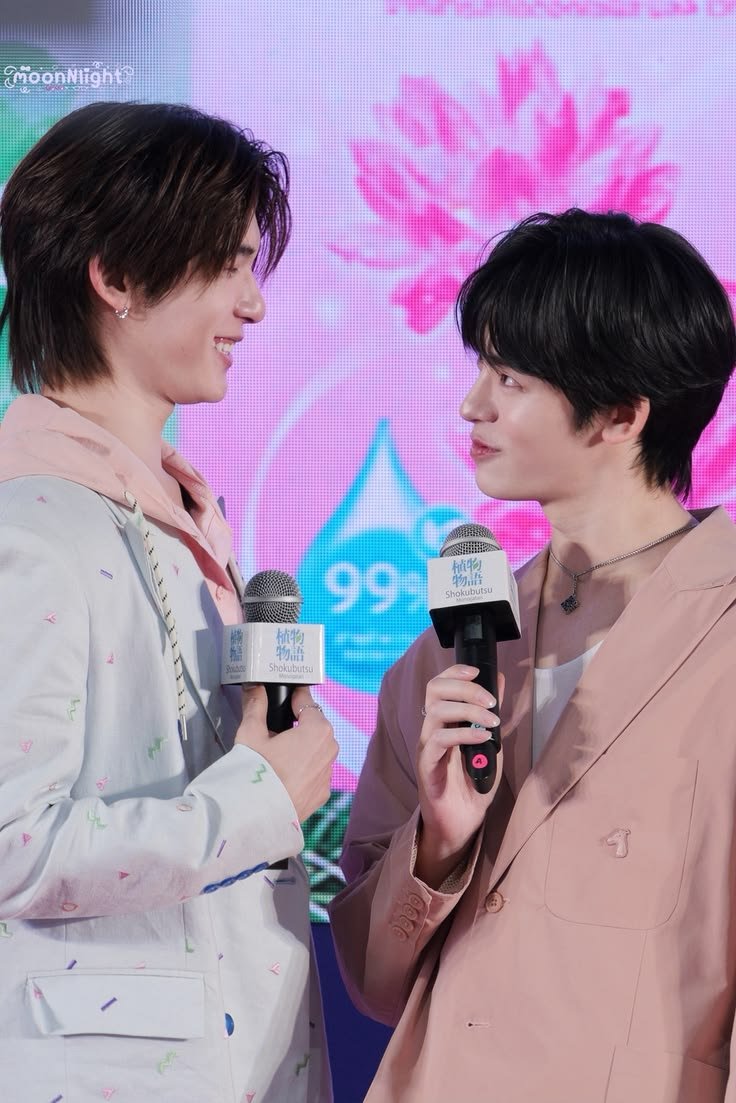yuzhuitwnich's tweet photo. oh and i think they always had a vision of them standing like this https://t.co/7GjZU5nYX6