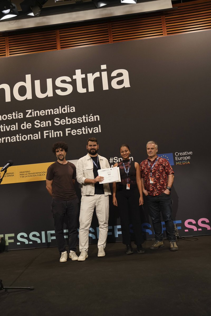 sansebastianfes's tweet photo. #74SSIFF #Industria 🏆 IKUSMIRA BERRIAK 2026

Premio #Sideral Saria / Award:

🎞️ “AKIRA” - Ekain Albite https://t.co/zKavaKvL3y