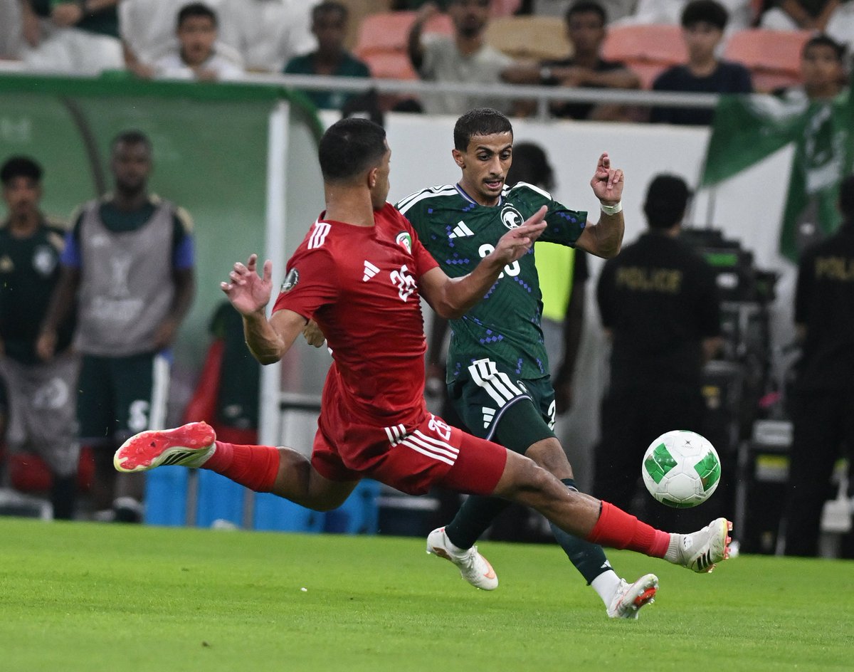 mohammedawaad's tweet photo. صمد الدفاع الكويتي طويلاً ، وكان الحارس يتألق في كل اللقطات .. لكن الضغط السعودي المستمر والسيطرة فرضت الهدف العكسي في النهاية ..

مباراة كانت جيدة وفي أجواء جميلة .. https://t.co/4NFsRC1iQq