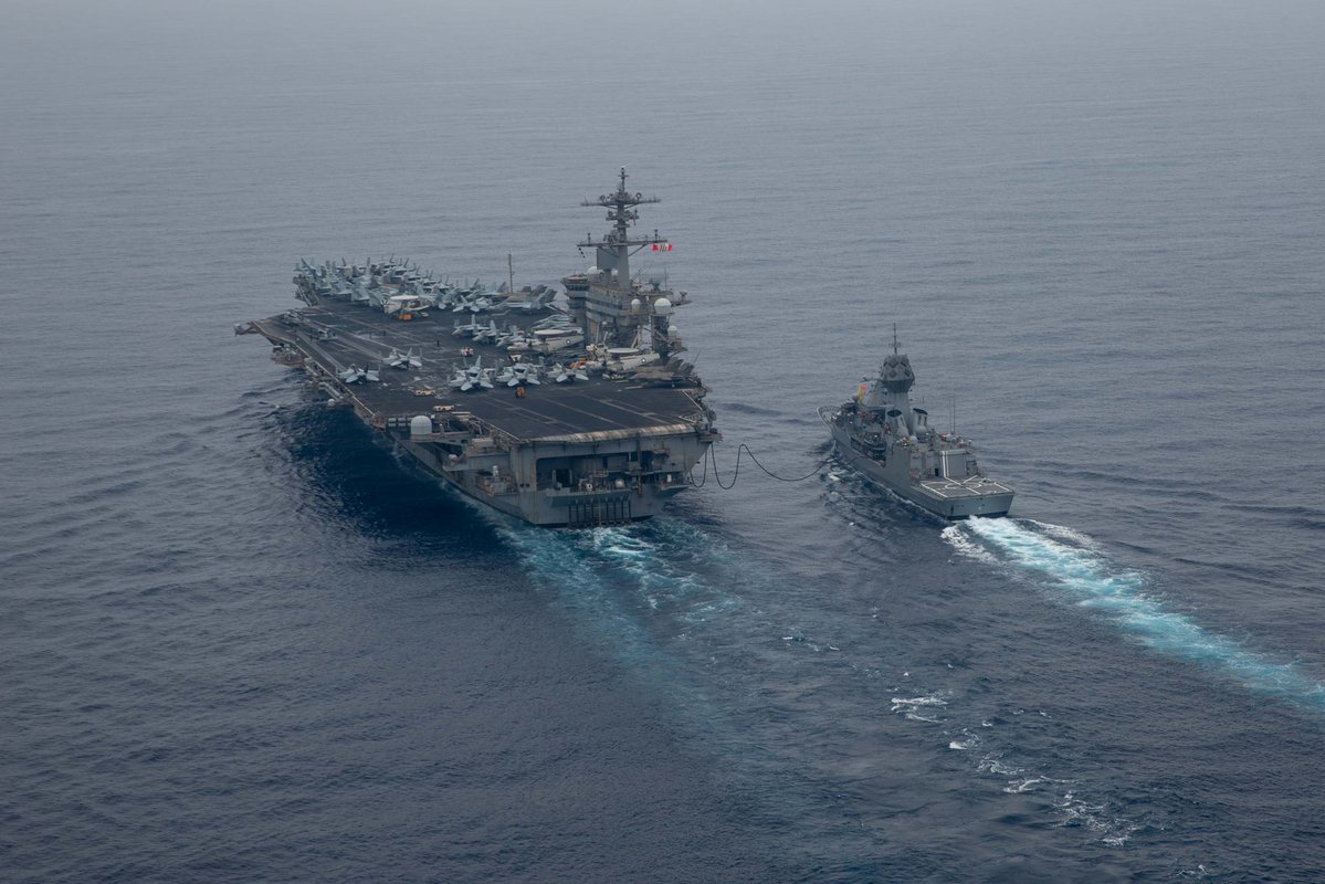 CVN_72's tweet photo. Strengthening interoperability with our friends from down under! 🇦🇺🤝🇺🇸

@Australian_Navy frigates HMAS Stuart and HMAS Perth recently integrated with CSG-3 &amp; USS Abraham Lincoln, taking part in flight operations and conducting a fueling-at-sea in the South China Sea. https://t.co/vbtLSUUecm