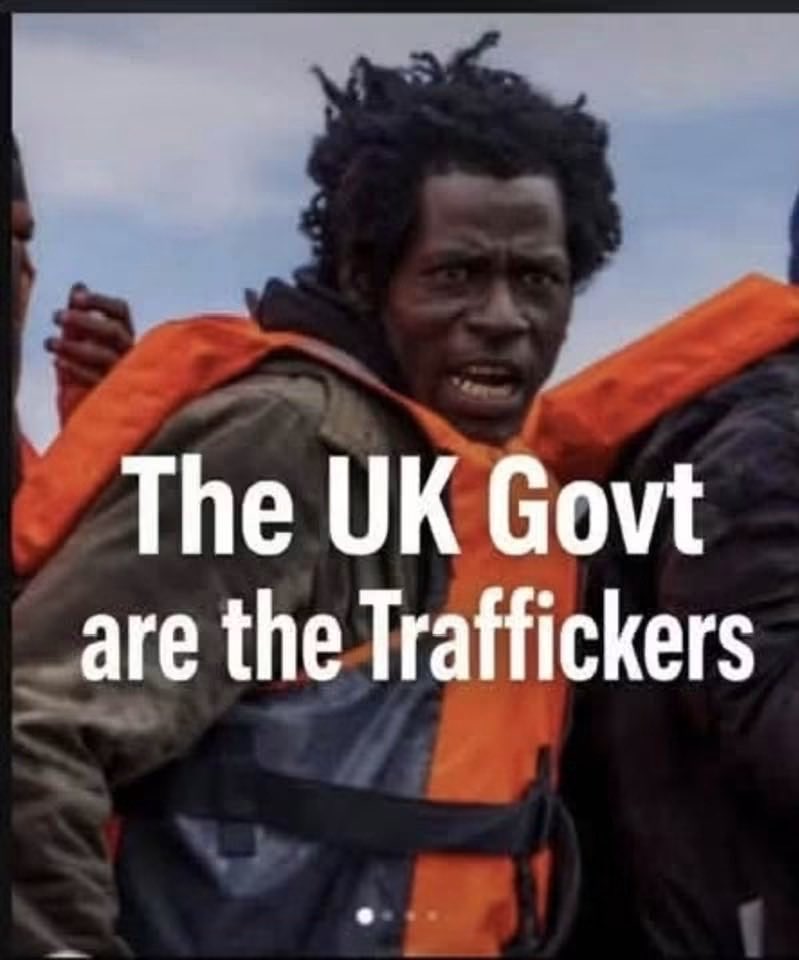 Bradukzza's tweet photo. @Ed_Miliband You lot are the enemy not Russia https://t.co/LCdcXF3IkM