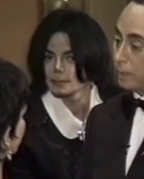 ilmjsm_'s tweet photo. "We listen and we don't judge."

The face I'm listening with: https://t.co/iFCSrVm0pX