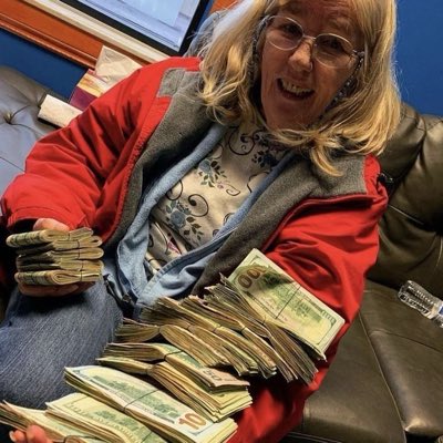 Mavisjqc's tweet photo. #NewProfilePic https://t.co/8XKExRNXOy
