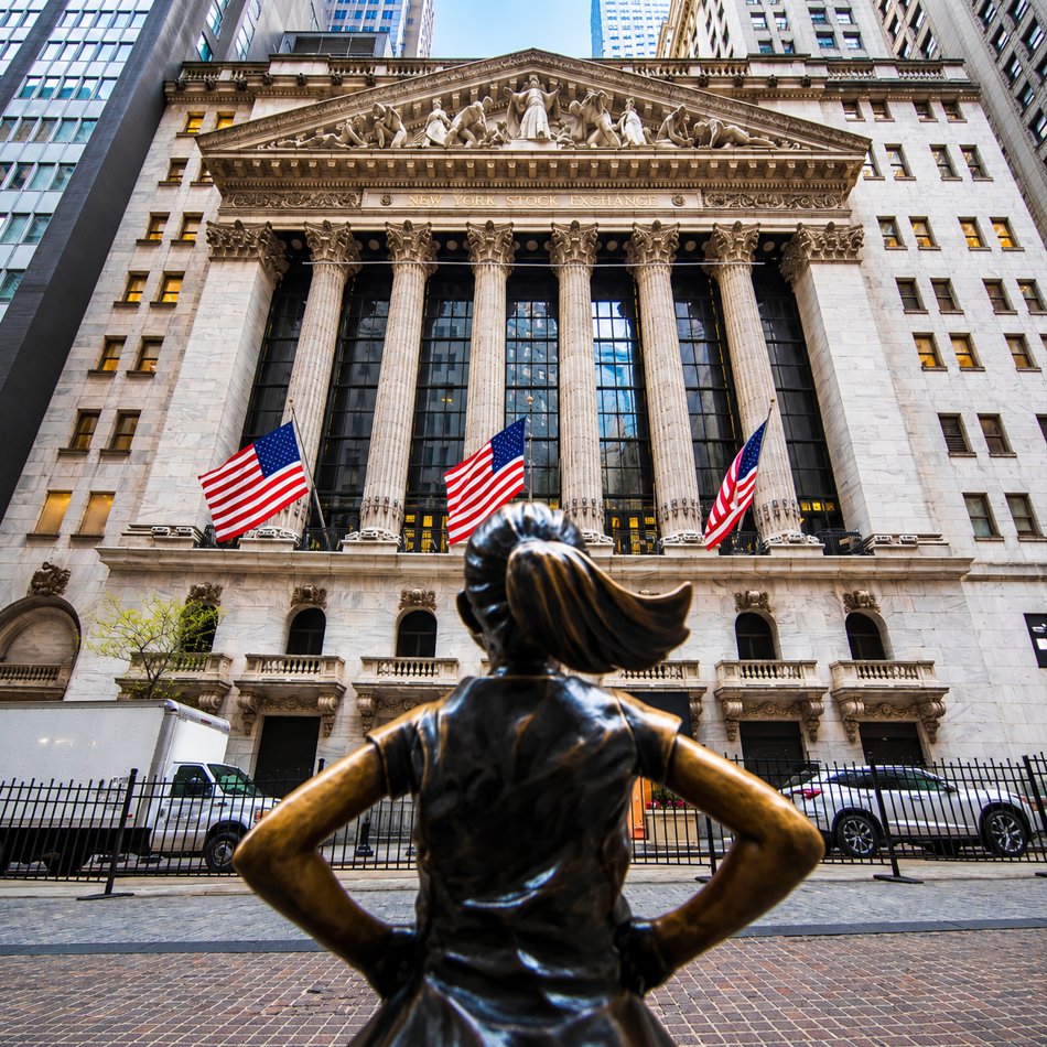 coinbureau's tweet photo. 🚨HUGE: NYSE officially signs a deal to bring tokenized US stocks to 44 MILLION crypto accounts.
The agreement with Blockchain dot com would give its users access to tokenized US stocks and ETFs on NYSE's planned digital trading venue, with 24/7 trading and fractional ownership, subject to regulatory approval.
The deal comes a day after CFTC Chairman Selig said markets must prepare for "mass tokenization."