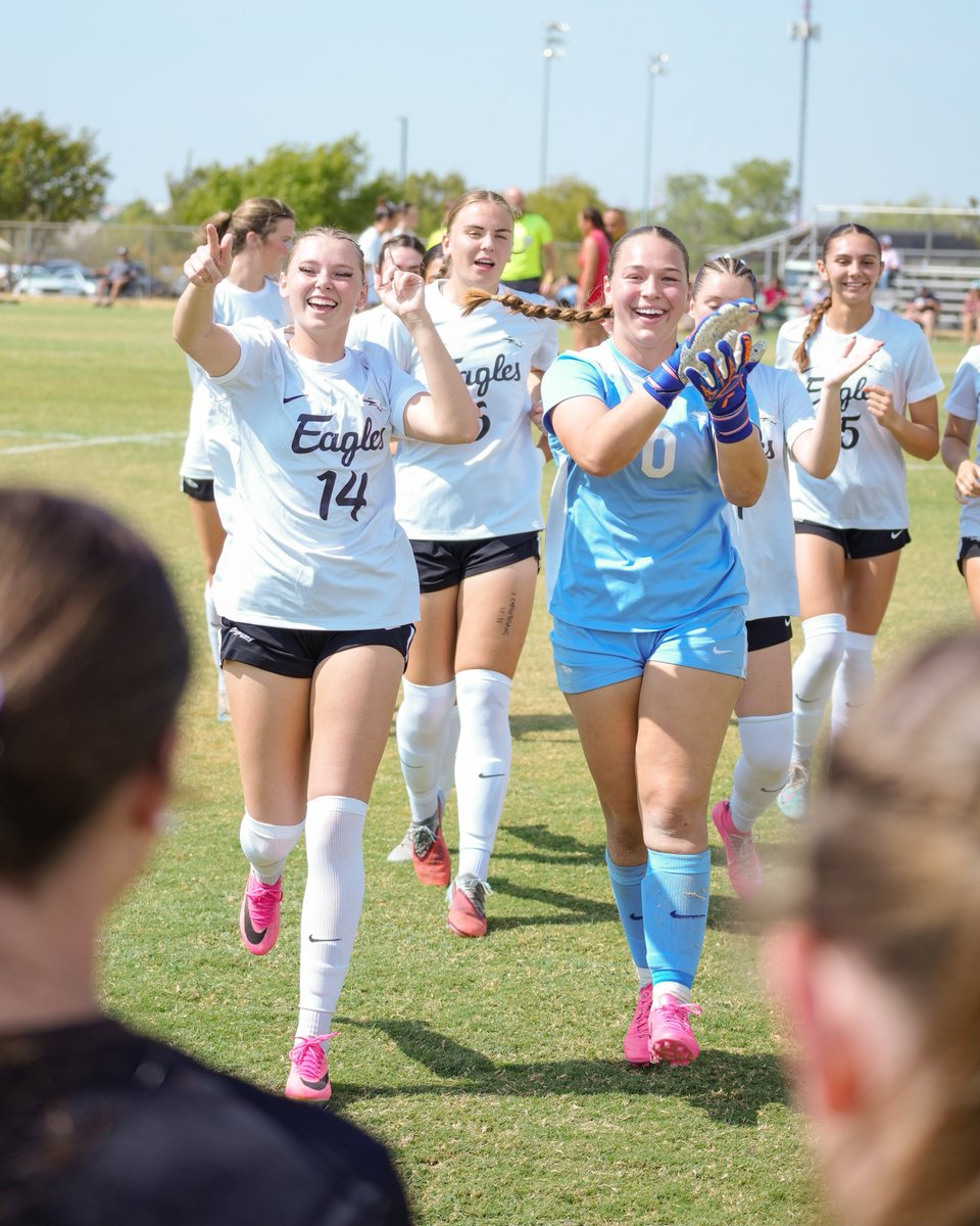 OCEagles's tweet photo. Second Half 4️⃣ Piece ➡️ Nest Protected. 🦅⚽️

#madeformore #playformore #kingdomway https://t.co/7J7gkT7lwm